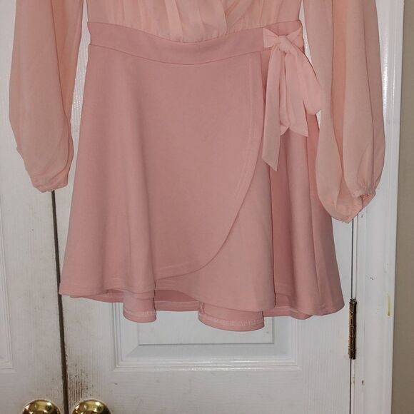 Privy  peach color  mini  dress  Sz S - Picture 2 of 5